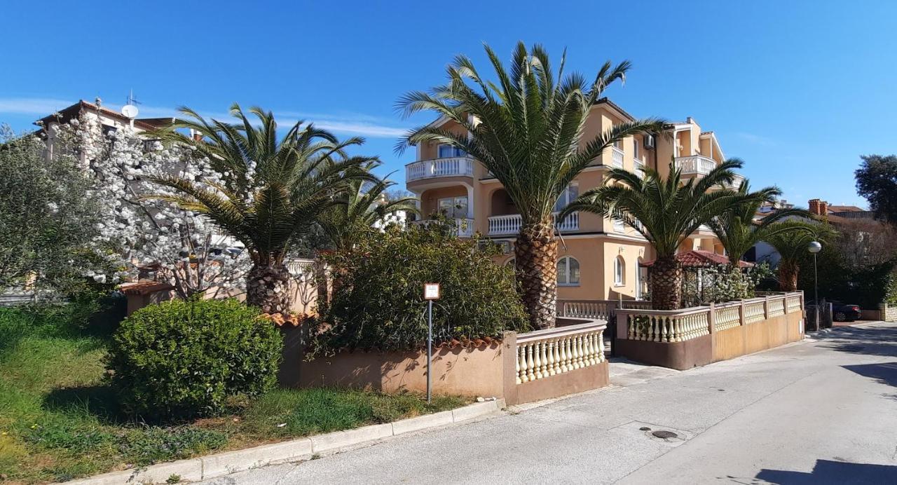 Apartments Canaria Pula Luaran gambar