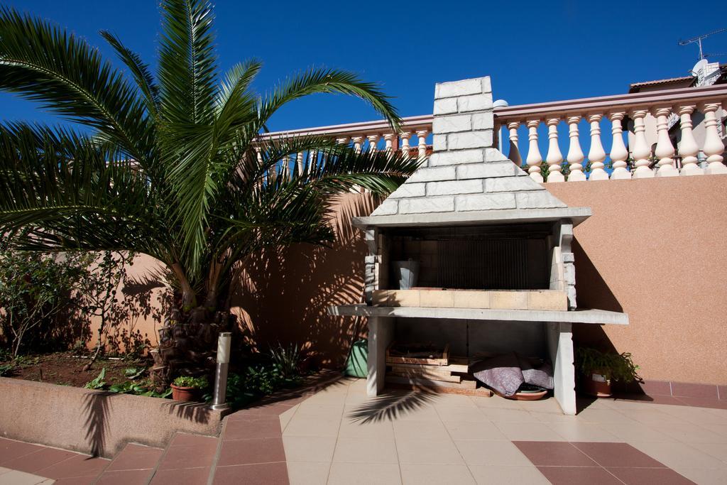 Apartments Canaria Pula Luaran gambar