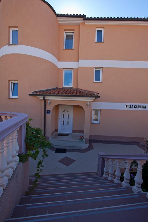 Apartments Canaria Pula Luaran gambar