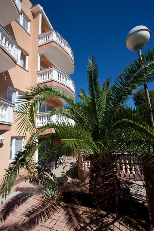 Apartments Canaria Pula Luaran gambar