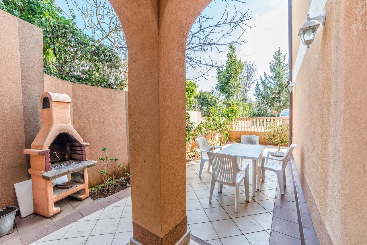 Apartments Canaria Pula Luaran gambar