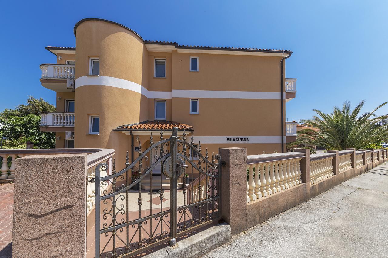 Apartments Canaria Pula Luaran gambar