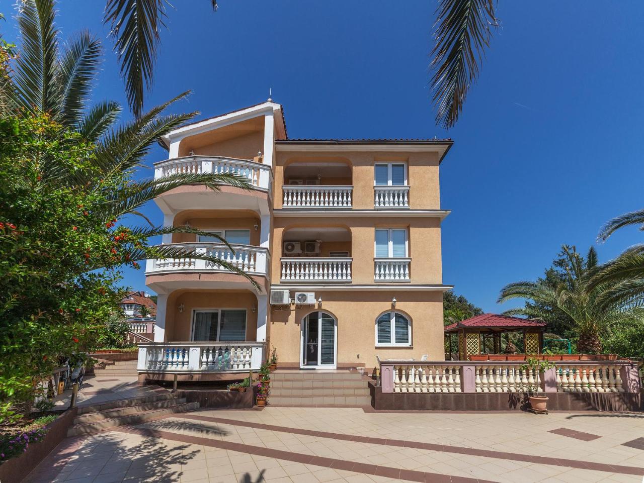 Apartments Canaria Pula Luaran gambar