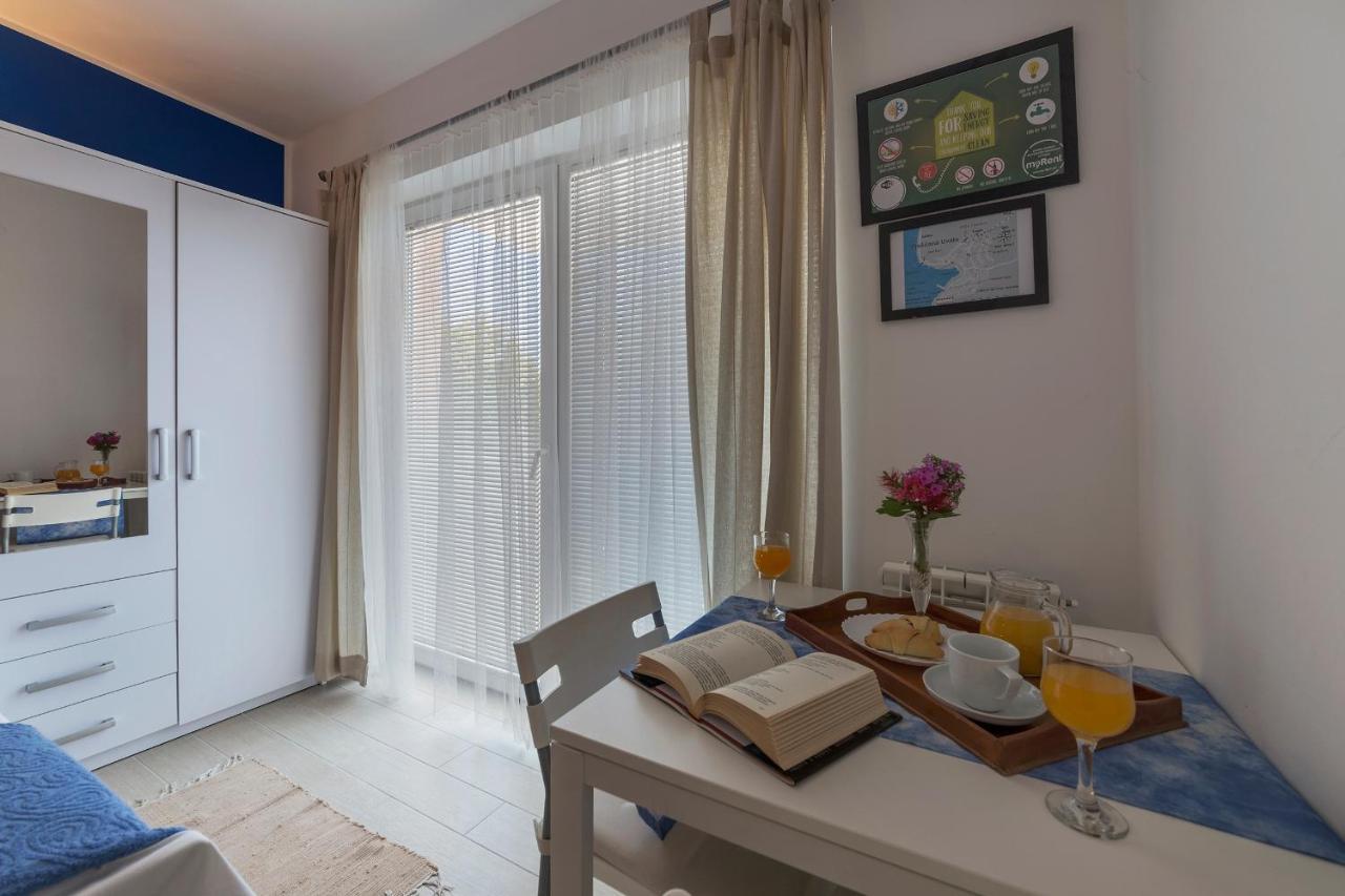 Apartments Canaria Pula Luaran gambar