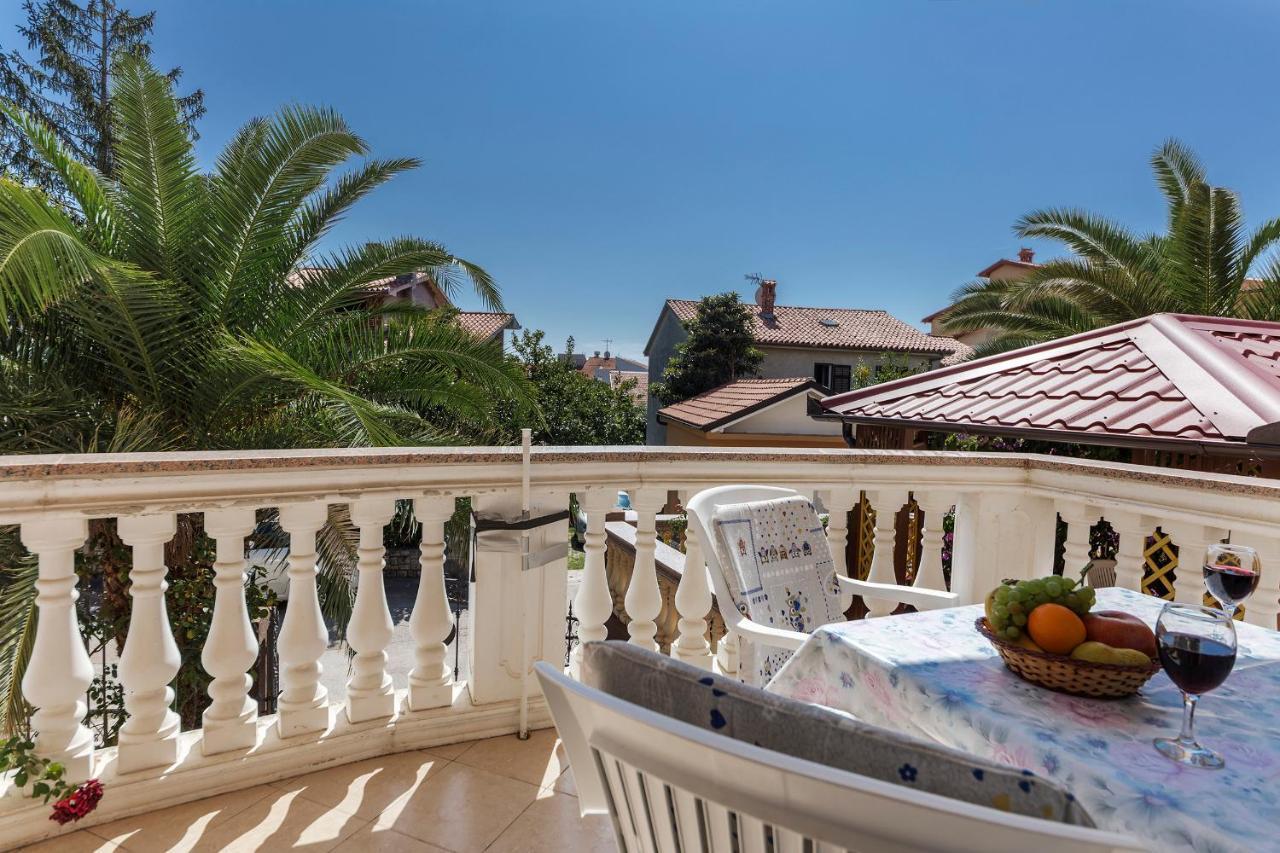 Apartments Canaria Pula Luaran gambar
