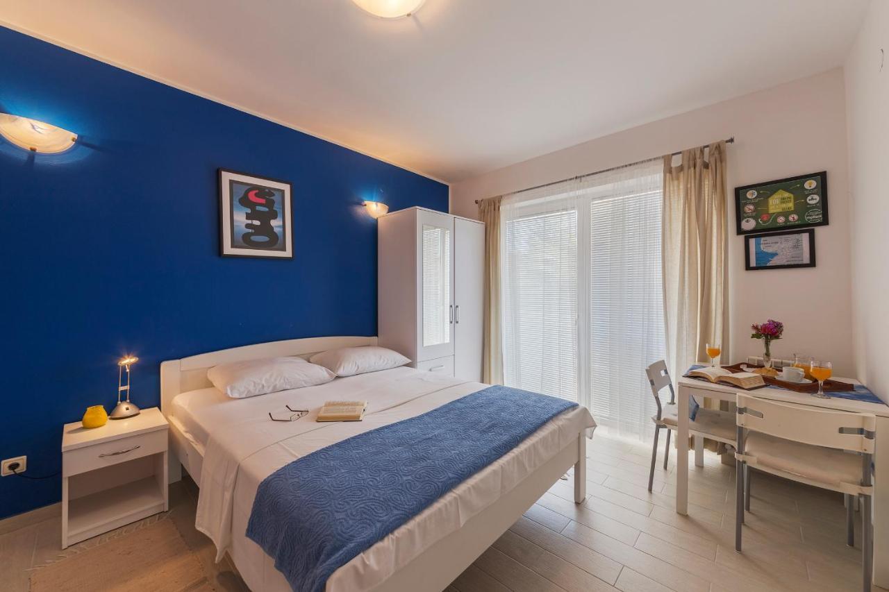 Apartments Canaria Pula Luaran gambar
