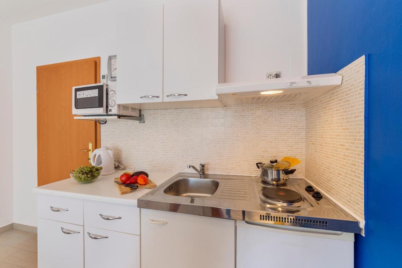 Apartments Canaria Pula Luaran gambar