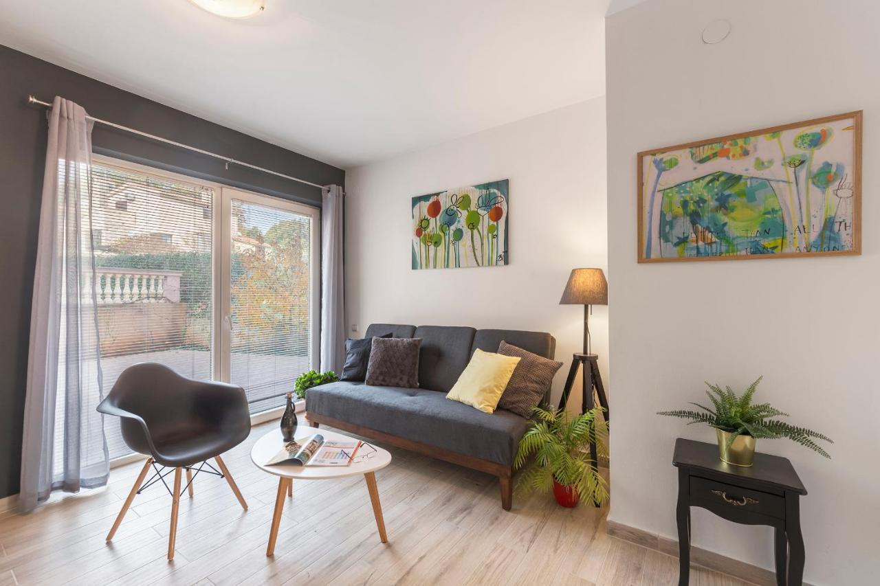 Apartments Canaria Pula Luaran gambar