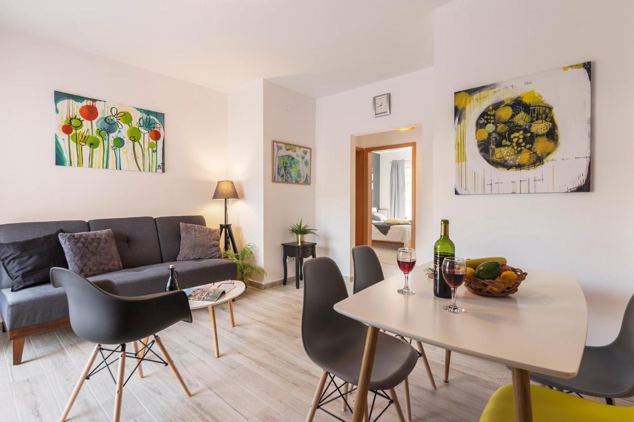 Apartments Canaria Pula Luaran gambar