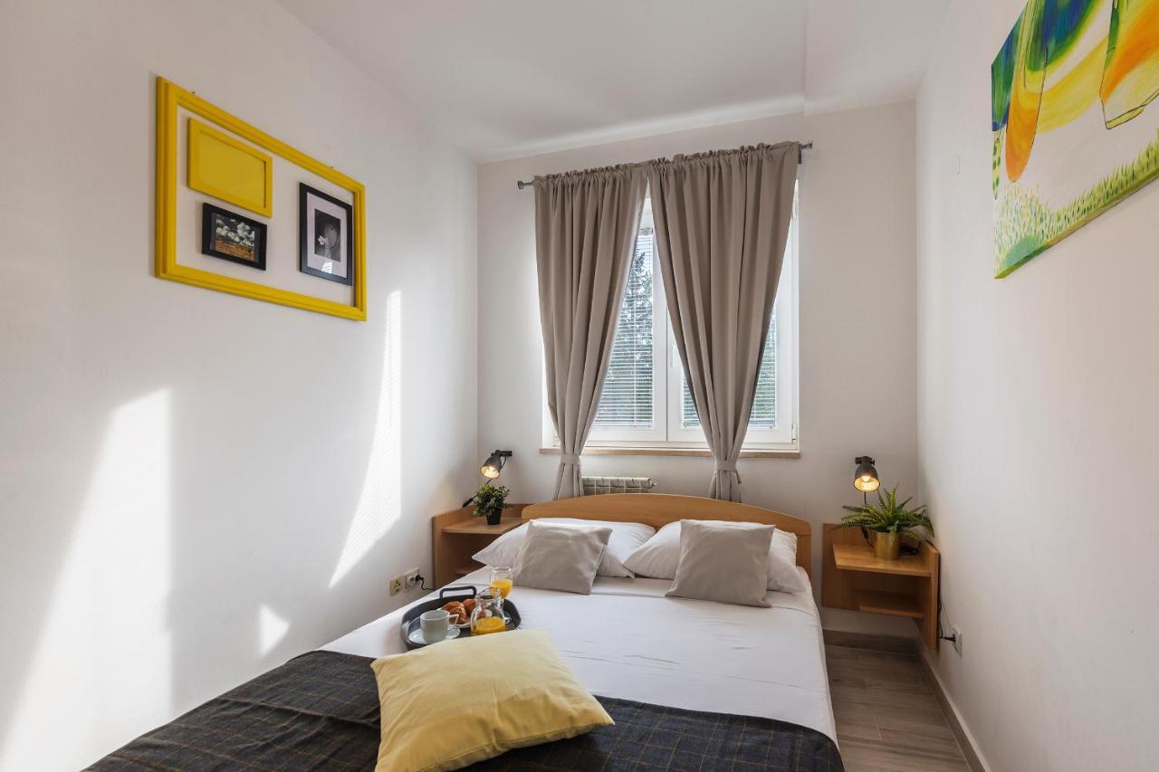 Apartments Canaria Pula Luaran gambar