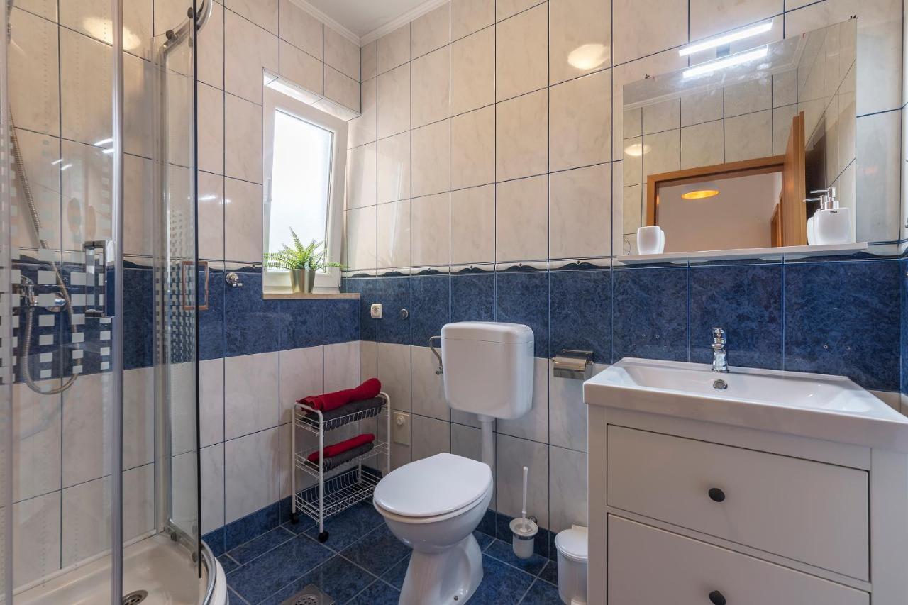 Apartments Canaria Pula Luaran gambar