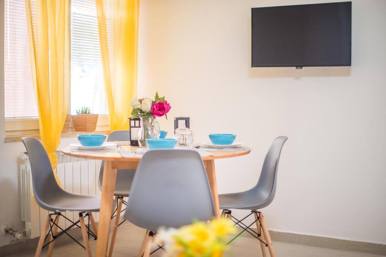 Apartments Canaria Pula Luaran gambar