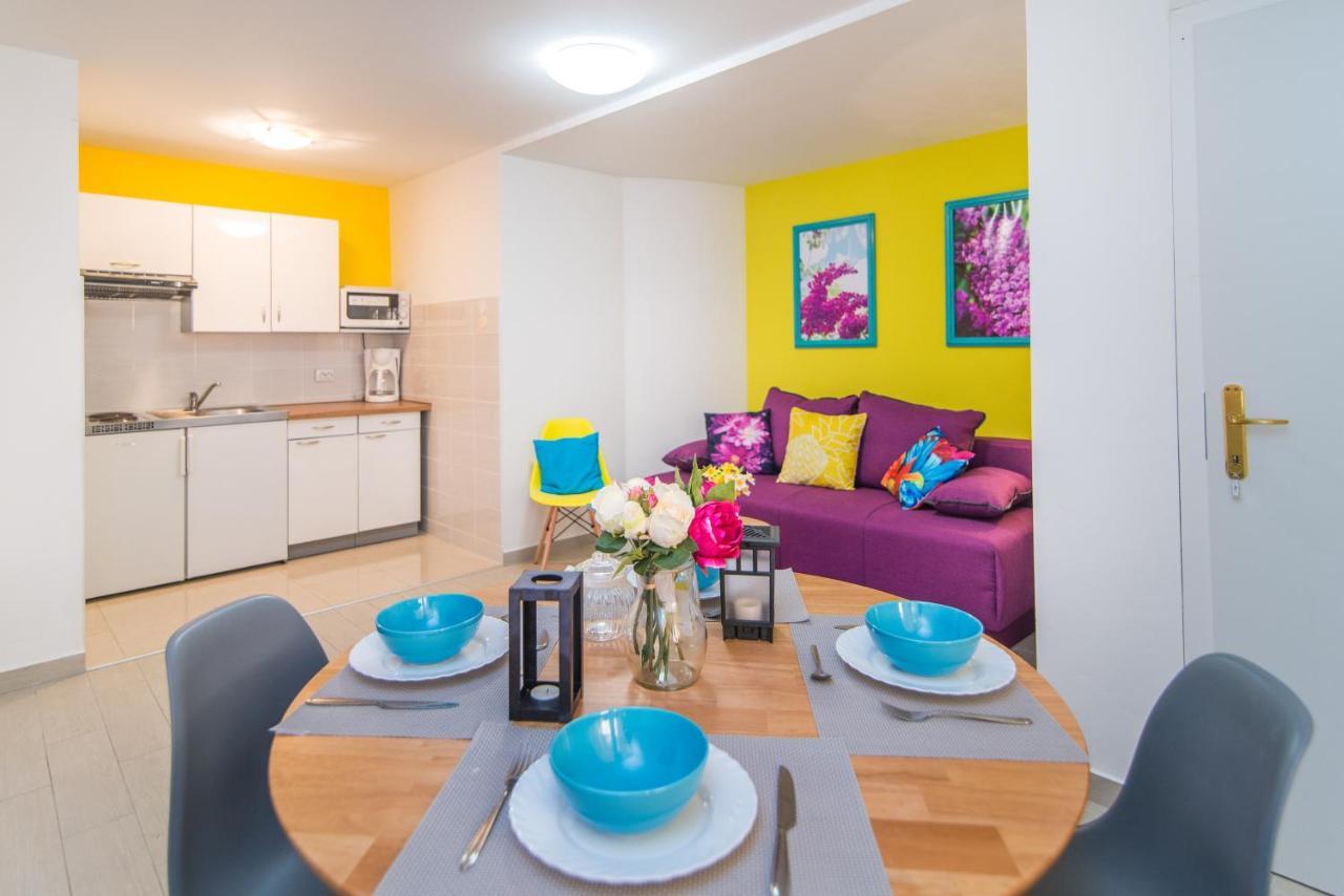 Apartments Canaria Pula Luaran gambar